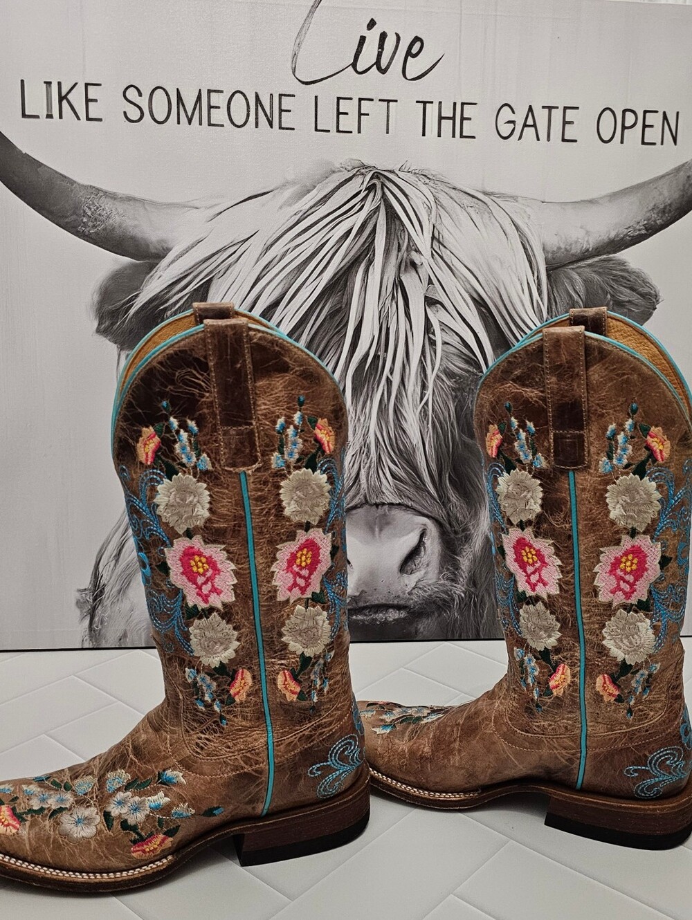 Macie Bean Rose Garden Floral Embroidered Western Boots Women’s 7M EUC - Picture 2 of 9